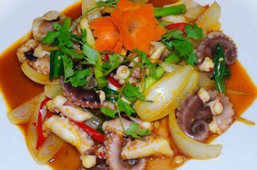 Cách làm bạch tuộc xào chua cay ngon tuyệt