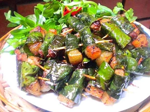 Cách làm thịt ba chỉ cuốn lá mắc mật xiên tăm tại nhà