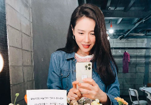 Son Ye Jin lộ diện với khuôn mặt gầy hốc hác, bà xã của Lee Byung Hun bình luận 1 câu ngay lập tức gây bão