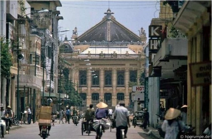 ha noi cuoi thoi ky bao cap qua nhung buc anh hiem hoi