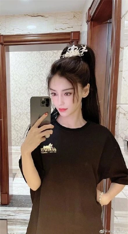 Lần hiếm hoi Angelababy tiết lộ hình cận mặt của con trai, không ngờ cậu bé đã lớn nhanh thế này - Ảnh 3.