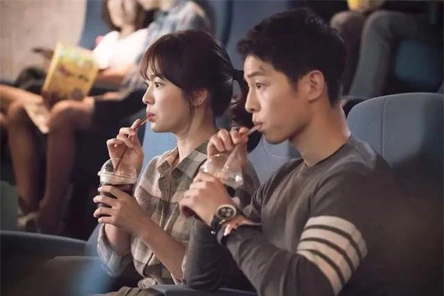 Chủ đề gây tranh cãi: Ly hôn Song Hye Kyo, vận may của Song Joong Ki cũng kết thúc, bạn bè thân thiết cũng rời đi? - Ảnh 1.