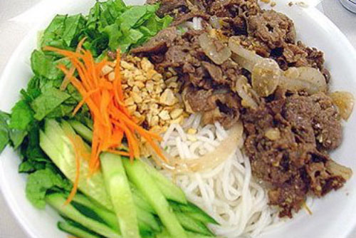 Cách làm bún trộn thịt bò ngon khó cưỡng cho bữa sáng