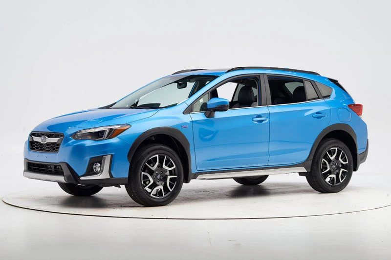 =1. Subaru Crosstrek Hybrid 2021 (giá khởi điểm: 35.145 USD, điểm an toàn: 10/10).