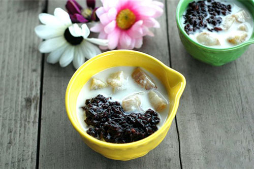 Cách nấu chè chuối nếp cẩm ngon ngọt, thanh mát ai nhìn cũng muốn ăn