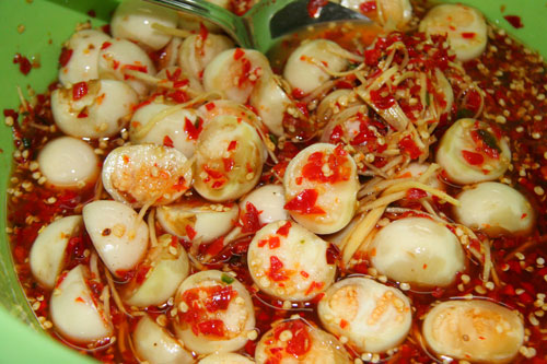 Cách muối cà pháo chua cay giòn tan, hấp dẫn đưa cơm