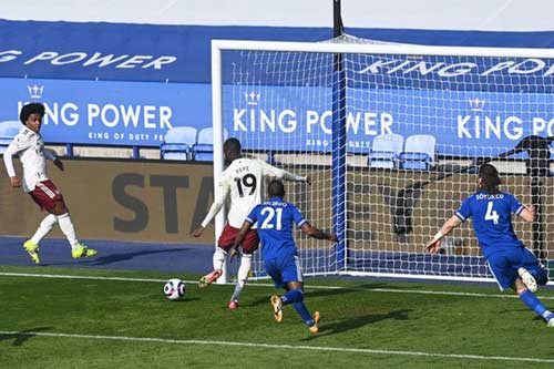 Kết quả Leicester 1-3 Arsenal: Willian tỏa sáng, Arsenal ngược dòng hạ đẹp Leicester