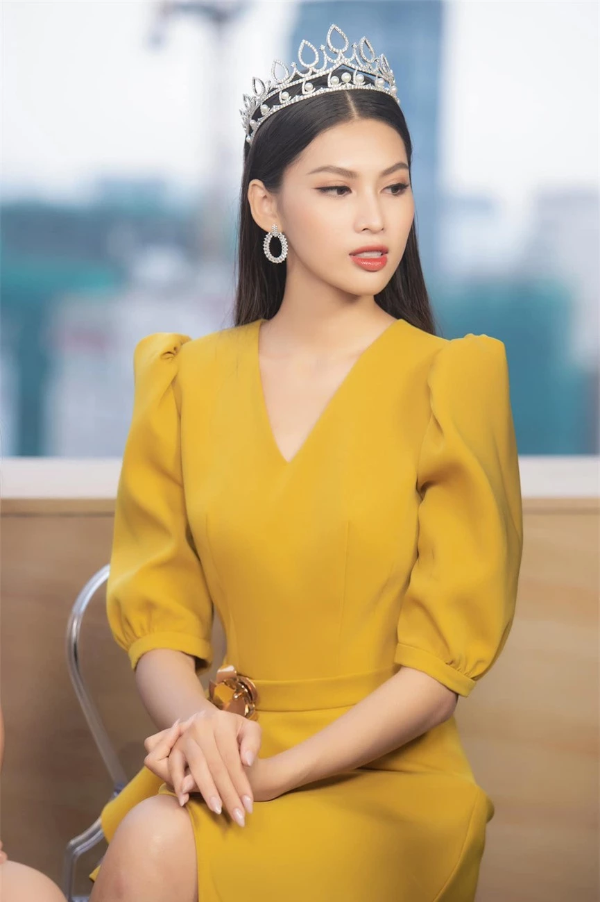 Gam màu vàng sang chảnh đích thị là màu 'phong thuỷ' của Á hậu Ngọc Thảo ở Miss Grand 2021 - ảnh 3