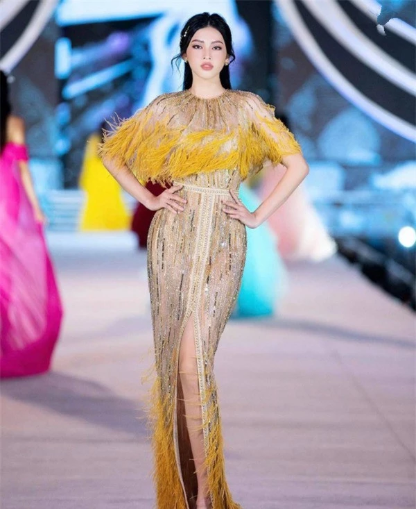 Gam màu vàng sang chảnh đích thị là màu 'phong thuỷ' của Á hậu Ngọc Thảo ở Miss Grand 2021 - ảnh 8