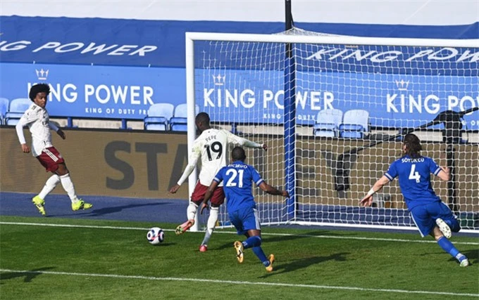 Pepe ấn định tỷ số 3-1 trận Leicester vs Arsenal