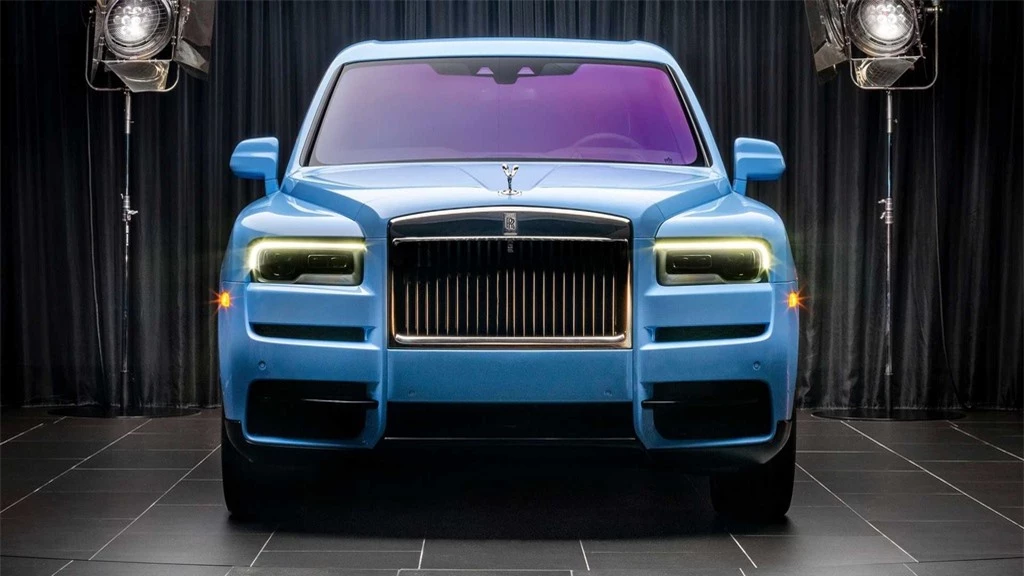 Rolls-Royce Cullinan co them 8 mau ngoai that moi anh 5