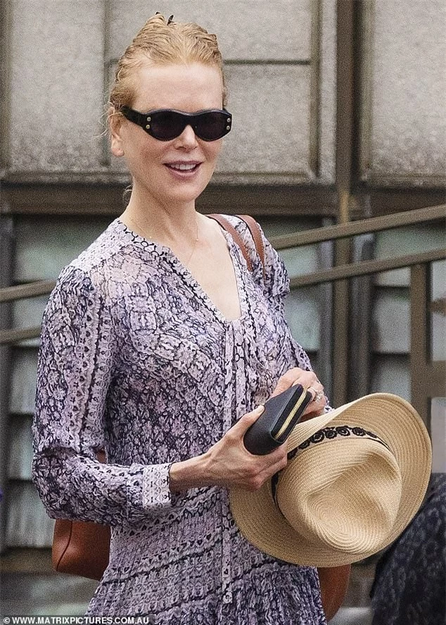 'Thiên nga nước Úc' Nicole Kidman xinh đẹp trẻ trung bất ngờ ở tuổi 54 - ảnh 2