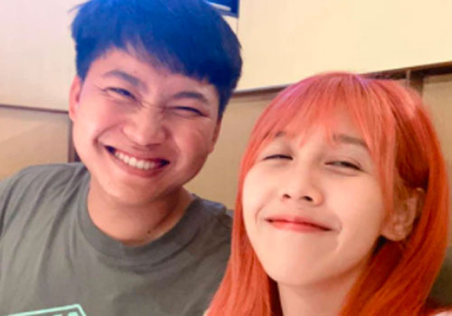 Hậu Hoàng bắt đồng chí khác chịu trách nhiệm vì... nắm tay mình ngay bài đăng của Mũi trưởng Long