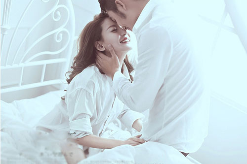 Chiếc áo ngực tố cáo điều khủng khiếp của vợ đẹp trong đêm tân hôn