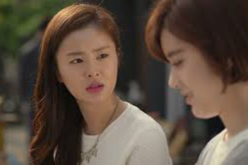 Tâm sự của dâu trưởng gây "mưa bình luận" trên MXH: Có công cảnh báo "hiểm họa" nhưng luôn bị bố mẹ chồng so sánh với nhân vật khiến cô không phục