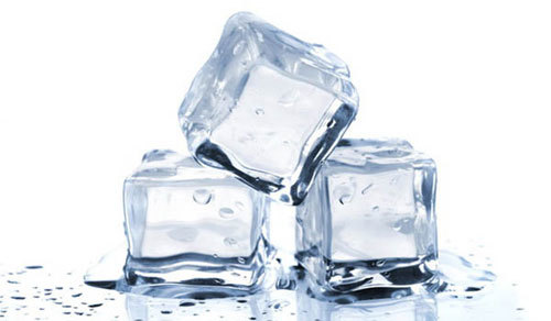 5 lợi ích làm đẹp từ đá lạnh ít người biết