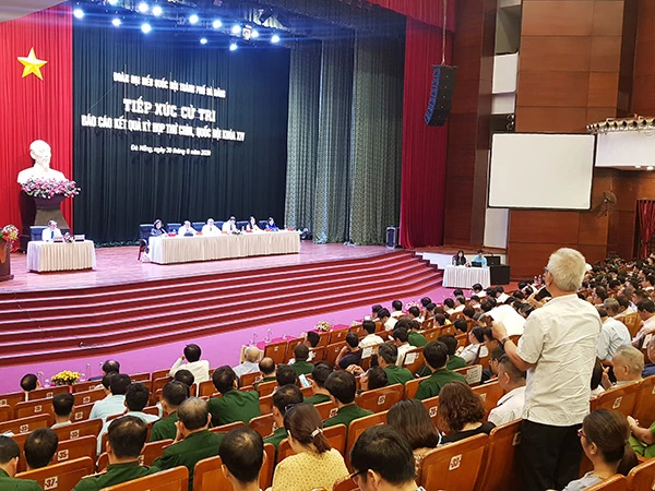 Đoàn ĐBQH TP Đà Nẵng sẽ không tổ chức tiếp xúc cử tri tập trung chuẩn bị kỳ họp thứ XI, Quốc hội khóa XIV, theo hình thức hội nghị để tiếp tục phòng, chống dịch COVID-19 