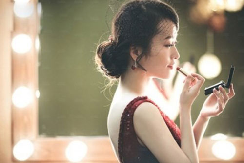 Đàn bà bản lĩnh là người biết làm 3 chuyện này, tự khắc chồng sẽ chung thủy không cần phải khư khư giữ chồng