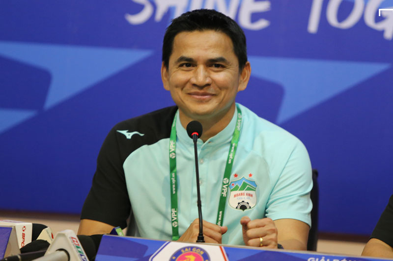 HLV Kiatisuk nhắc lại mục tiêu trái ngược bầu Đức