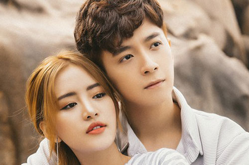 Ngô Kiến Huy tình tứ với hot girl kém 11 tuổi