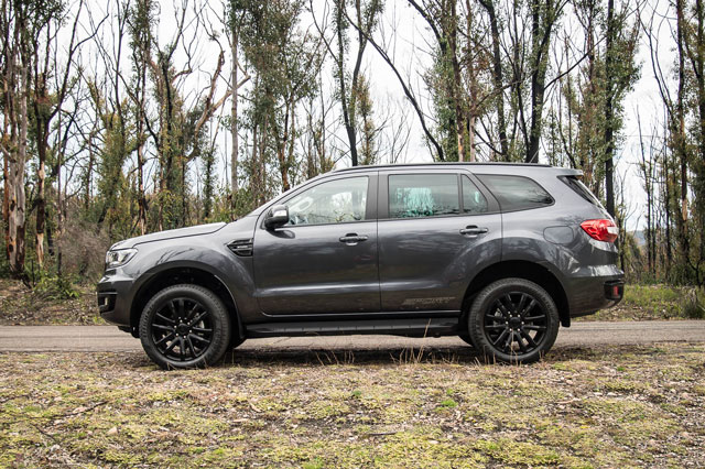 Ford Everest Sport 2021 ra mắt tại Việt Nam, cạnh tranh với Toyota Fortuner, Hyundai Santa Fe