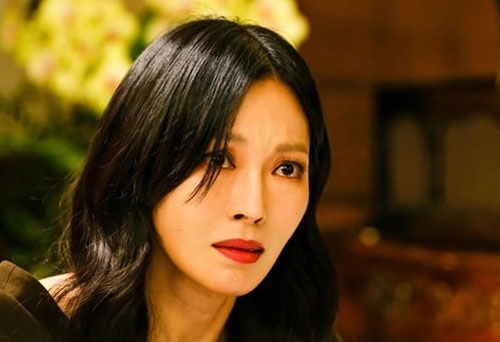 Gửi con cho mẹ chồng trông nhưng khi đến đón, tôi phát ngất vì thấy cốc sữa đậu nành để trên bàn cùng gương mặt thất thần của con gái