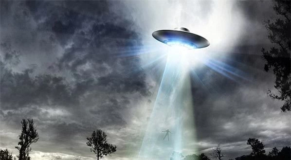 Chạm trán UFO gây hưng phấn tình dục?
