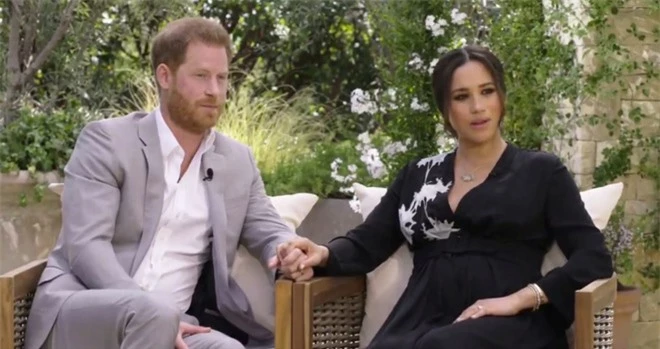 Hoàng tử Harry gây sốc khi lần đầu đích thân nói về lý do rời bỏ Hoàng gia Anh có liên quan đến Meghan Markle trong buổi phỏng vấn 1 lần kể hết - Ảnh 2.