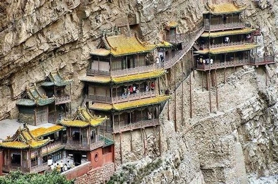 Chùa Huyền Không Sơn Tây (Trung Quốc): Nằm trên vách núi, cao 75m, tổng diện tích 152.5m2.