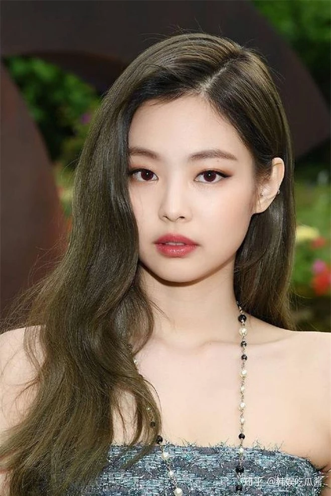 Góc lú lẫn: Jennie (BLACKPINK) lên top Naver vì sắp thành cô dâu, chuyện gì đây? - Ảnh 11.