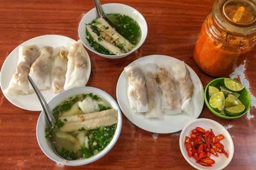 Ngọt thơm bánh cuốn canh "nước non Cao Bằng"