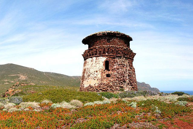 Top 10 đảo tù tuyệt đẹp ở Italia