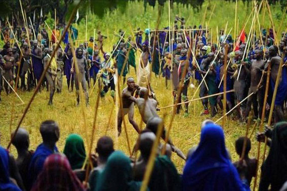 Khám phá tục đánh nhau để tranh vợ ở Ethiopia