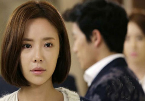 Nàng dâu khốn khổ vì chồng luôn là 'con trai ngoan' của mẹ