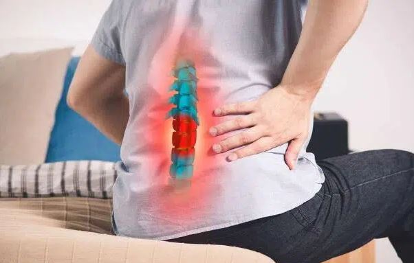 Nếu thấy xuất hiện 3 dấu hiệu ở phần lưng dưới, coi chừng bệnh ung thư có thể đã tìm đến bạn