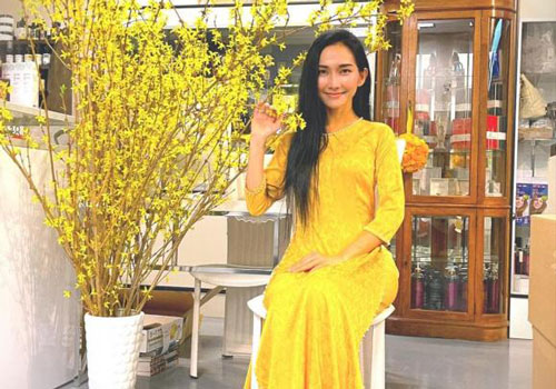 Thúy Nga trầm trồ trước độ giàu có của Kim Hiền: Đi xế hộp đắt tiền gần 4 tỷ đồng