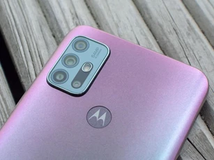 Ngắm smartphone chống nước, 4 camera sau, pin ‘trâu’, RAM 6 GB, giá hơn 5 triệu