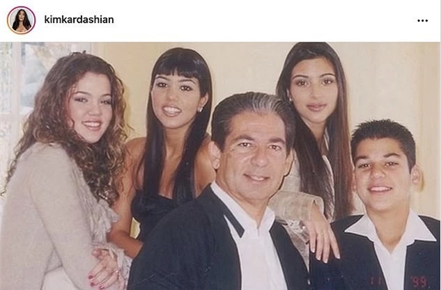 Kim Kardashian đăng bài về bố lên Instagram sau đệ đơn ly hôn: Rất nhiều để nói... - ảnh 2