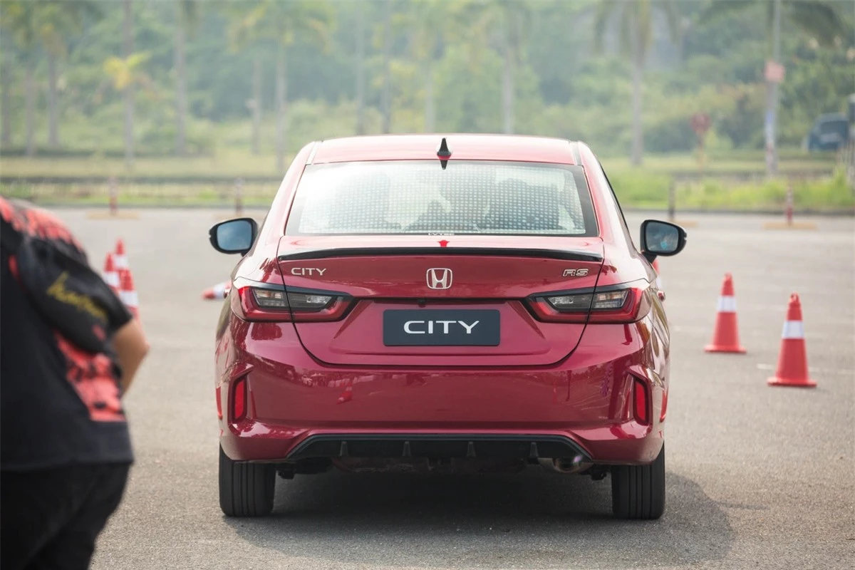 So sanh Honda City RS va Toyota Vios GR-S anh 8