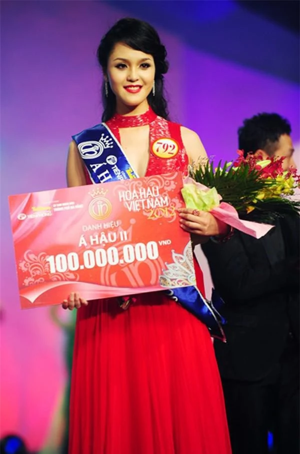 Top 3 HHVN 2012: Hoa hậu Đặng Thu Thảo và 2 á hậu đều có hôn nhân viên mãn - ảnh 12