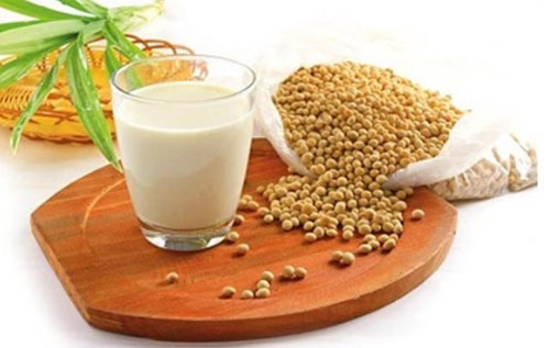 Ai không nên uống sữa đậu nành?