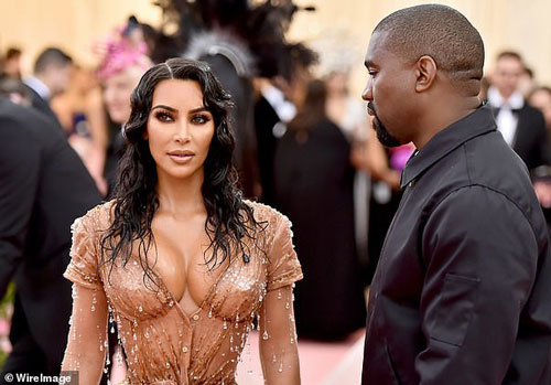 Kim Kardashian đăng bài về bố lên Instagram sau đệ đơn ly hôn: Rất nhiều để nói...