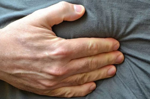 4 dấu hiệu sau khi ăn cảnh báo ung thư dạ dày sớm