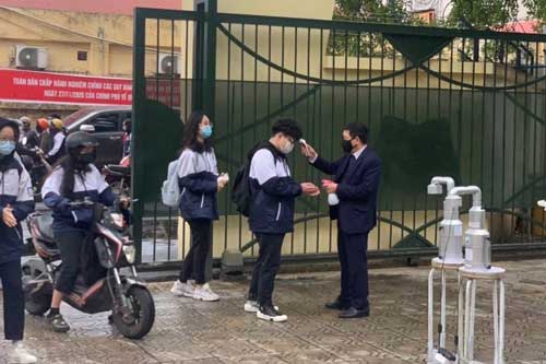 Học sinh Hà Nội trở lại trường, thực hiện nghiêm các quy định phòng, chống dịch