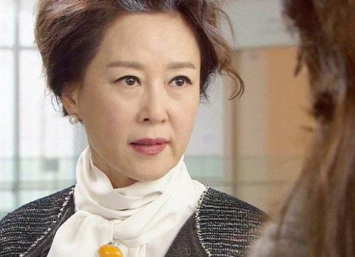 Ở nhà chăm con, hành xử của nàng dâu khiến mẹ chồng 'nóng mắt'