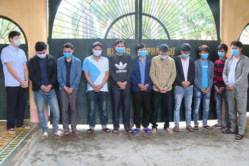 Bắt sới bạc trong quán karaoke