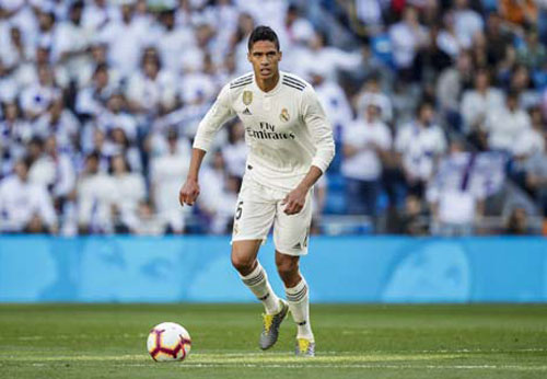 Real sẽ bán Varane để mua Mbappe