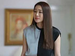 Ngày đầu tiên ở nhà chồng, đang ăn cơm trưa thì tôi nhận được dòng tin nhắn từ em gái, đọc xong chỉ còn biết ôm mặt khóc