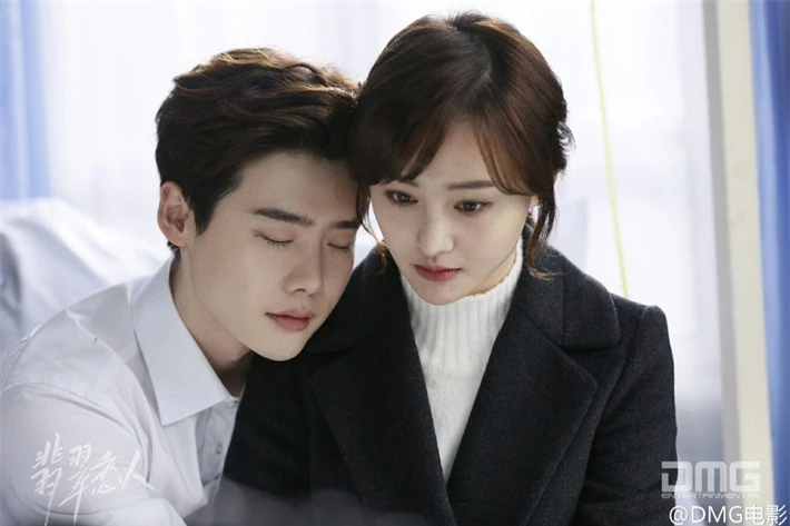 Cô còn muốn thông qua Lee Jong Suk để tìm công ty quản lý? Cô còn muốn thông qua Lee Jong Suk để tìm công ty quản lý?