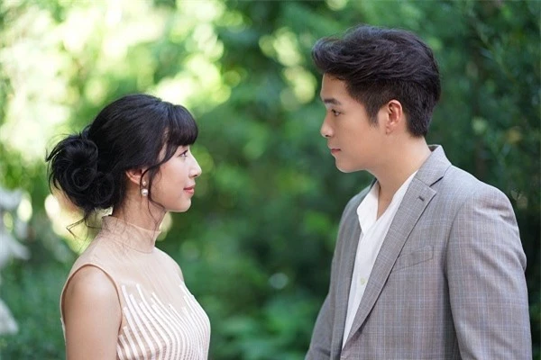 Chồng cũ mua nhẫn kim cương 200 triệu để cầu hôn lại vợ cũ, ghé qua nhà bố mẹ đẻ thì anh ta phải "chết đứng" nhìn một thứ đặt trên bàn - Ảnh 1. Chồng cũ mua nhẫn kim cương 200 triệu để cầu hôn lại vợ cũ, ghé qua nhà bố mẹ đẻ thì anh ta phải "chết đứng" nhìn một thứ đặt trên bàn - Ảnh 1.